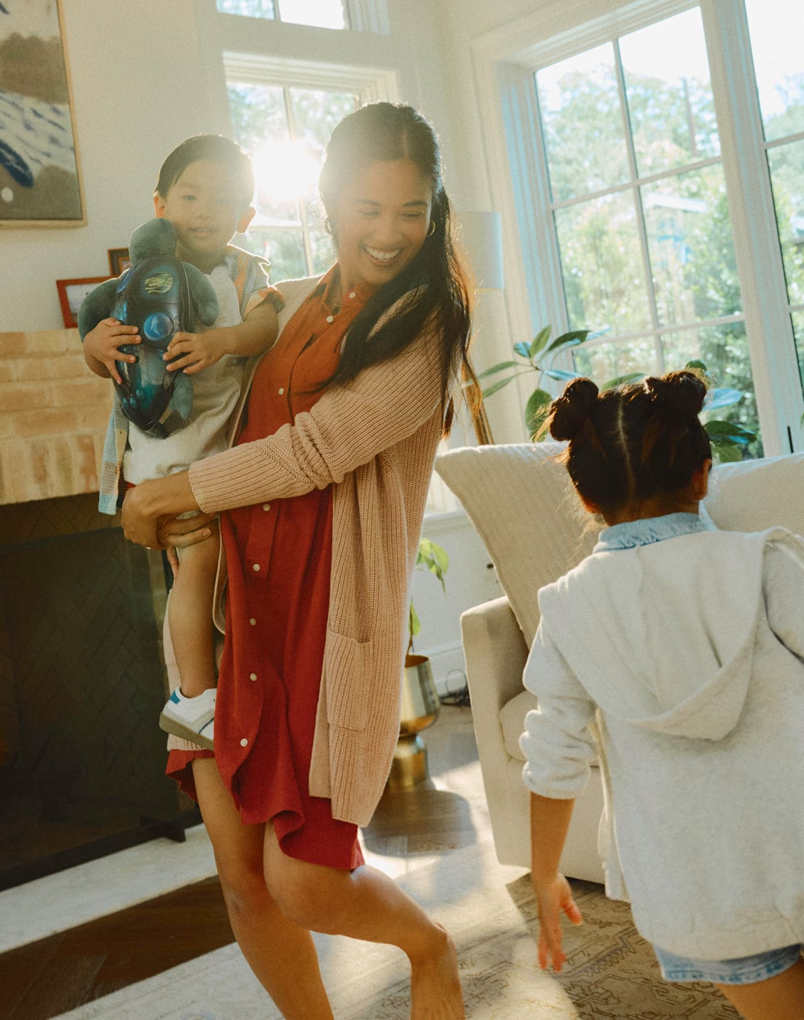 Family at home using Wealthfront Home Lending